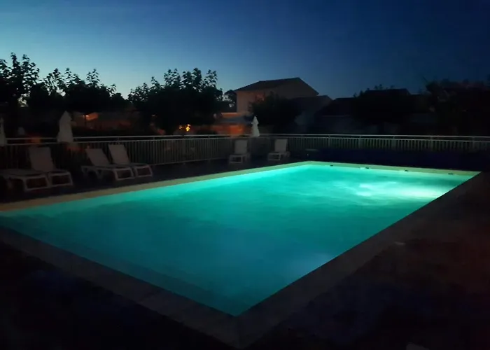 Climatisee A Nuciola Prunete Entre Mer, Montagne Et Piscine