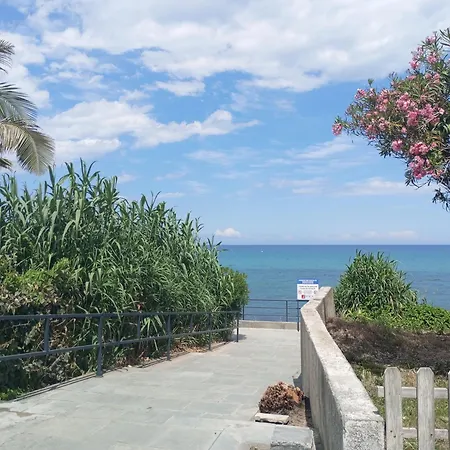 Climatisée A Nuciola Prunete Entre Mer, Montagne Et Piscine Сasa de vacaciones