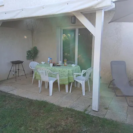 Climatisee 4-6 Pers Avec Piscine, Terrasse & Jardin - 2 Min بيت للعطل سيرفيون
